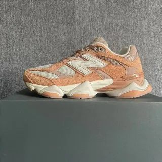 New Balance Naranja Beige Mediasuela Esculpida Ante y Paneles de Malla Zapatillas gruesas