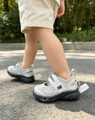 New Balance Argent Noir Fermeture Sangle Velcro Supérieure Maille Métallique Sneakers Lifestyle 16