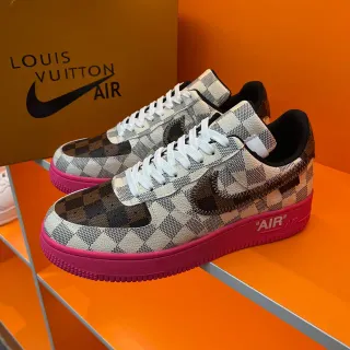 نايك أير فورس 1 Damier Check نعل وردي سنيكرز لايف ستايل