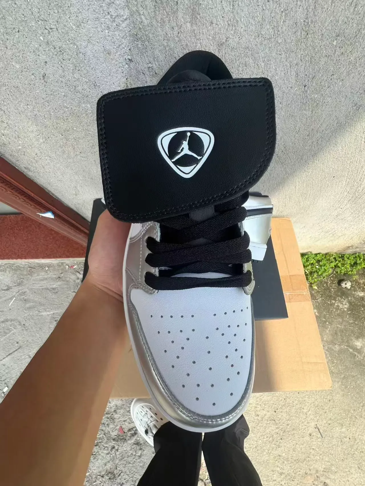 Nike Air Jordan 1 Low Argent Métallique Noir Lifestyle Sneakers 3