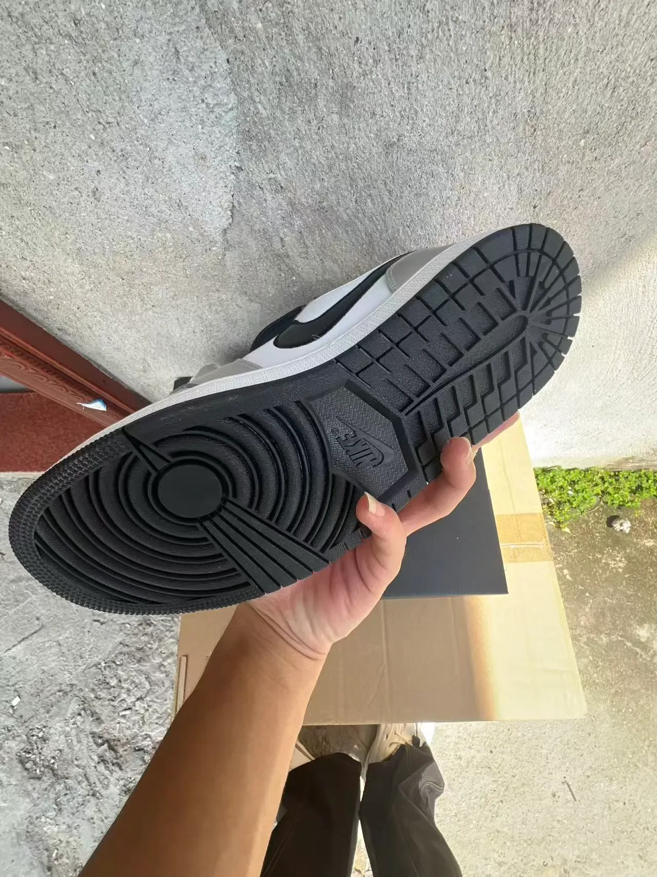 Nike Air Jordan 1 Low Argent Métallique Noir Lifestyle Sneakers 6