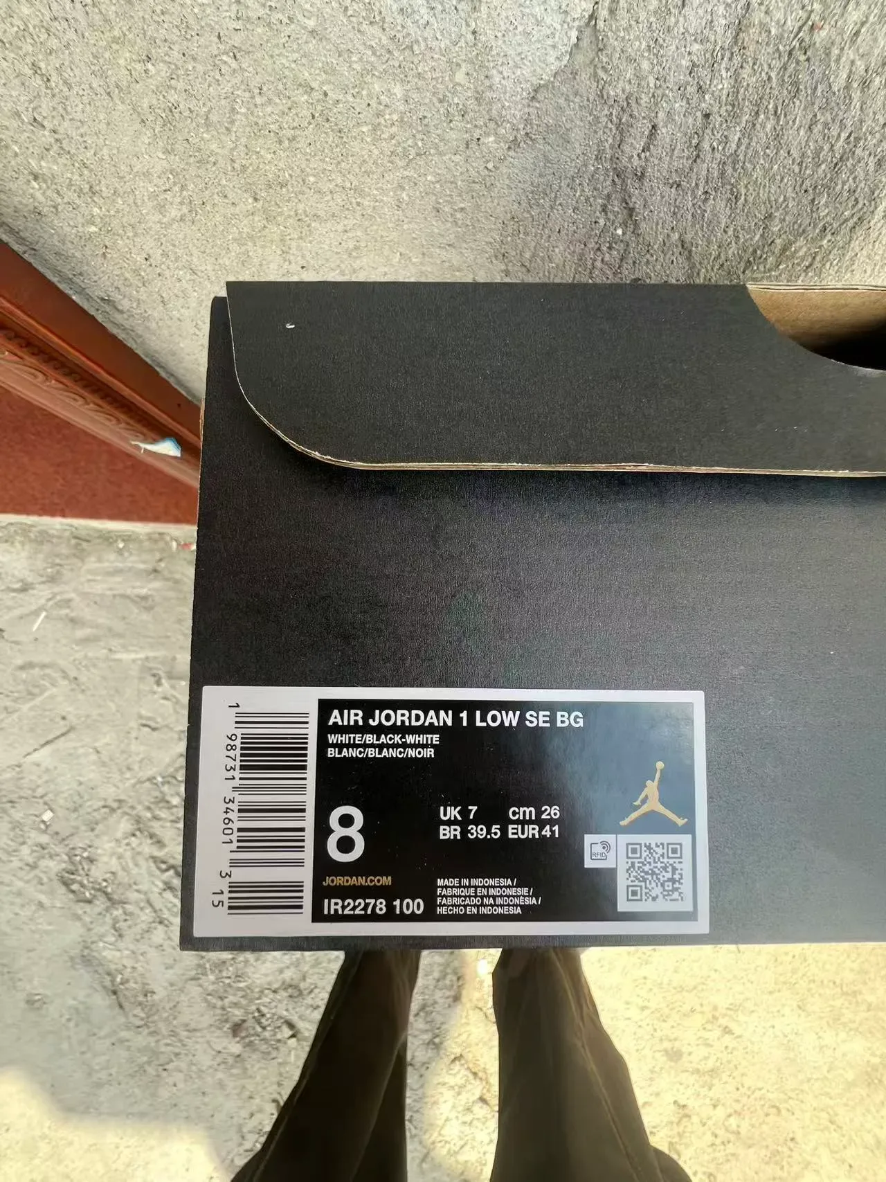 Nike Air Jordan 1 Low Argent Métallique Noir Lifestyle Sneakers 10