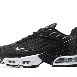 Nike Air Max Plus Tuned أحذية أسلوب حياة أسود أبيض