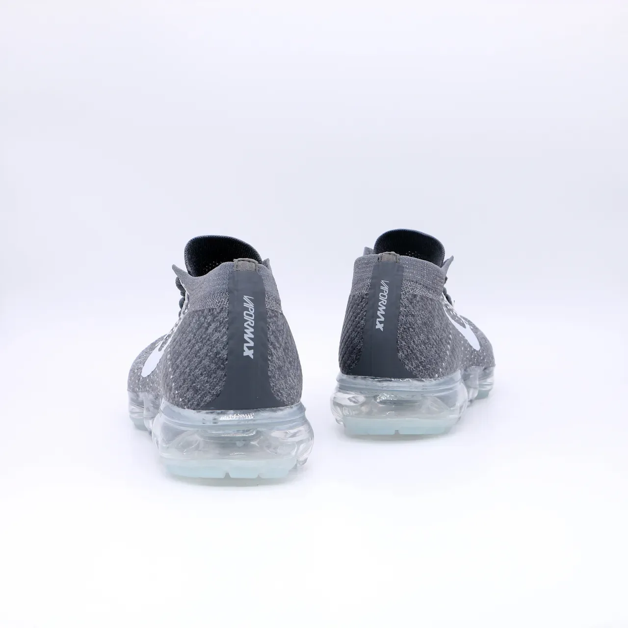 Nike Air VaporMax Flyknit Cinza e Branco Tênis Lifestyle 7