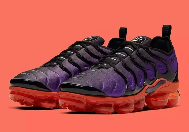 Nike Air VaporMax Plus Gradient Purple Black Translucent Red Orange Lifestyle Sneakers 2