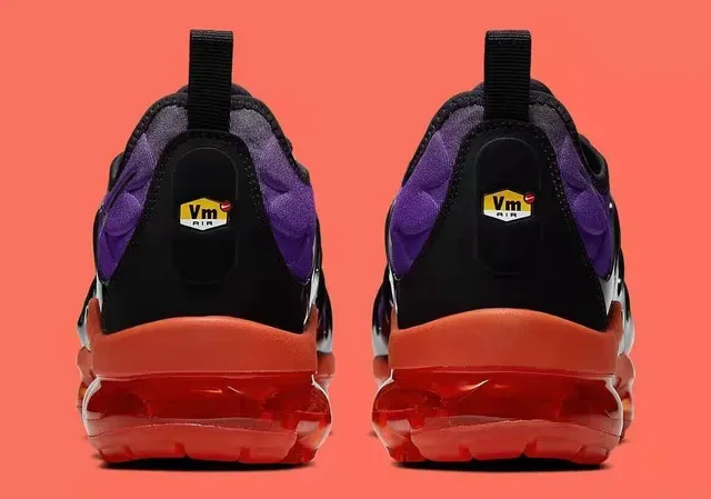 Nike Air VaporMax Plus Gradient Purple Black Translucent Red Orange Lifestyle Sneakers 3