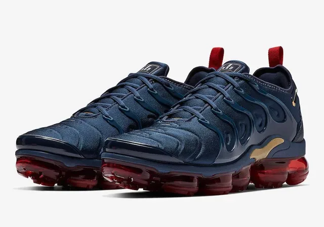 Nike Air VaporMax Plus Navy Blue and Red Lifestyle Sneakers 5
