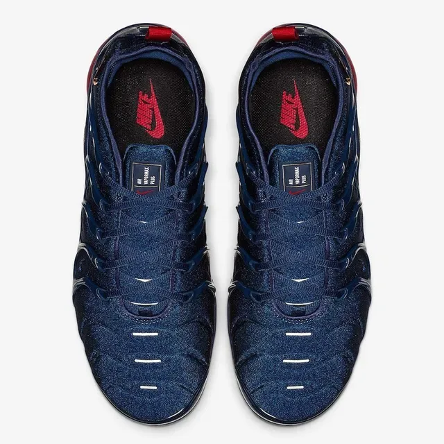 Nike Air VaporMax Plus Navy Blue and Red Lifestyle Sneakers 6