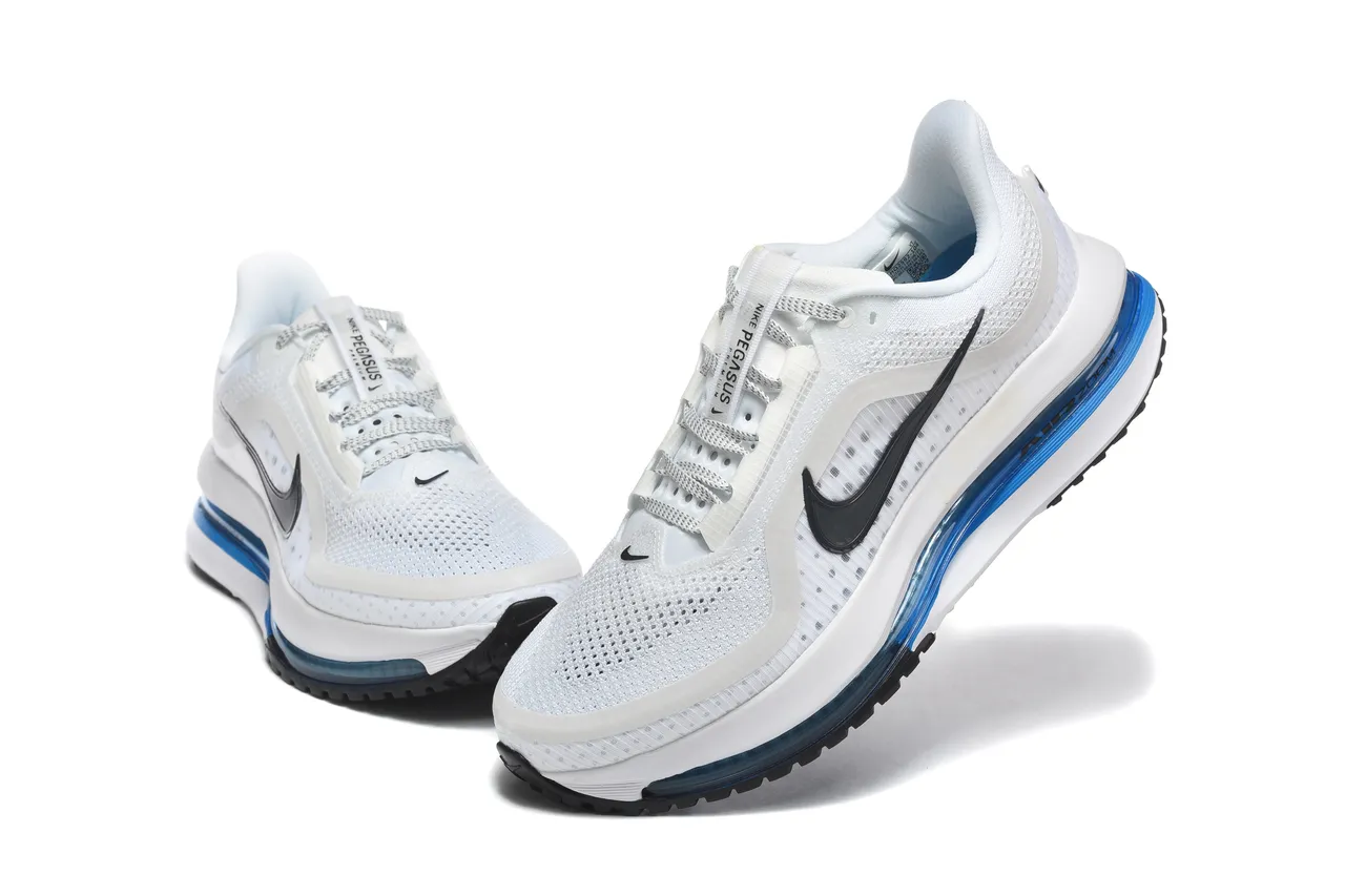 Nike Air Zoom Pegasus 白色蓝色工程网面鞋面全长可见单元跑鞋 3
