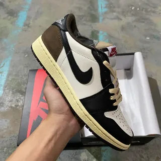 Nike Bege Preto Low-Top Silhueta Layered Couro E Camurça Superior Tênis Lifestyle