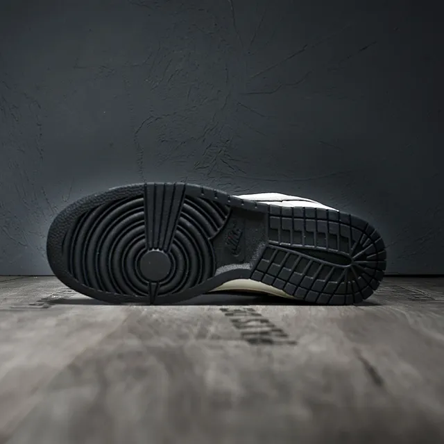 Nike बेज काला लो-टॉप सूड अपर स्केटबोर्ड जूते 5