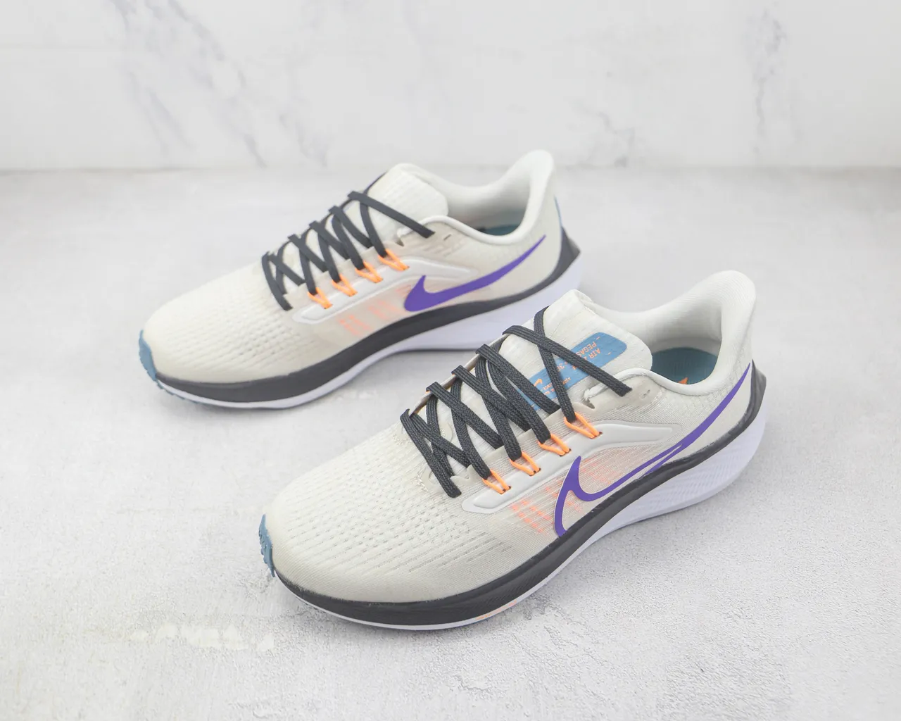 Nike Beige Púrpura Upper de Knit Ingenieril Asimétrico Contrahelicoidal Zapatillas de Running 4