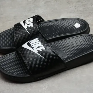 Nike Benassi JDI नעाल سوداء بحزام مربعات