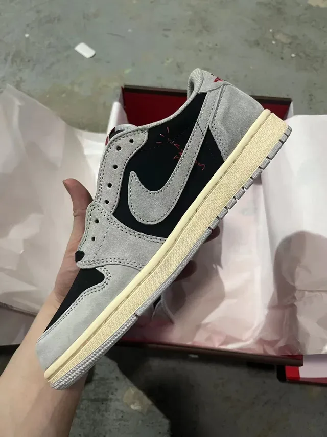 Nike Black Gray Low-Top Mixed-Material Upper Lifestyle Sneakers 3