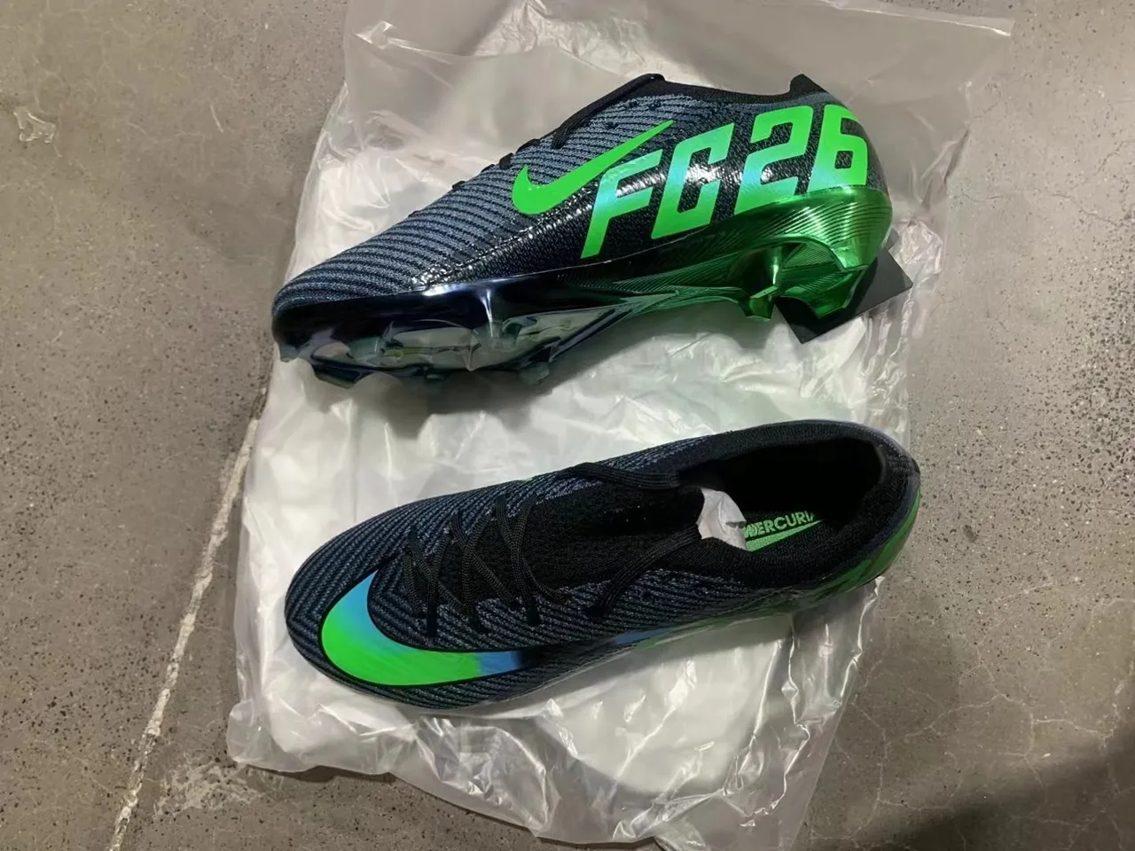 Nike Black Green লো-কাট সক-ফিট আপার টেক্সচার্ড নিট কনস্ট্রাকশন ফার্ম-গ্রাউন্ড ফুটবল জুতো 9