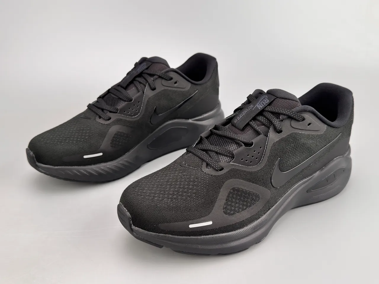 Nike chaussures de course en maille monocromatique noire 5