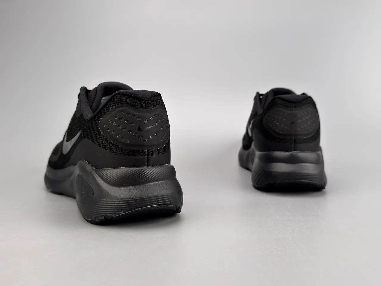 Nike chaussures de course en maille monocromatique noire 6