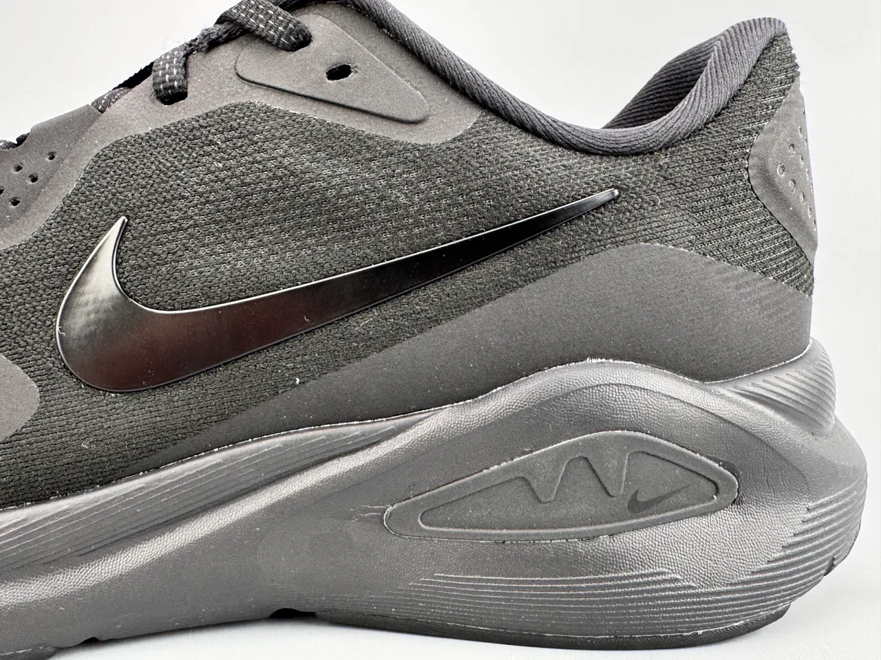 Nike chaussures de course en maille monocromatique noire 7