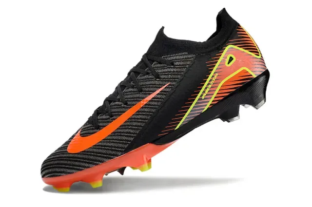 Nike Chaussures de football noir orange upper knit dynamic cage overlay terrain ferme 3