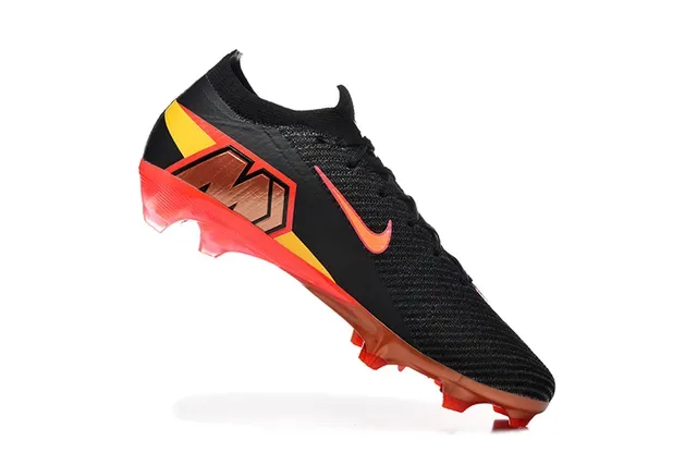 Nike Chaussures de football noir rouge Flyknit, tige basse, pour terrain ferme 3
