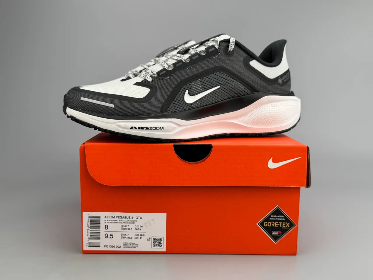Nike Tênis de Corrida Preto Branco Superior de Malha Engenhada GORE-TEX Forro Impermeável 4