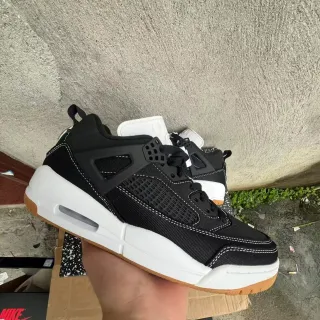 Nike Black White Mesh Upper Gum Rubber Outsole Sneakers