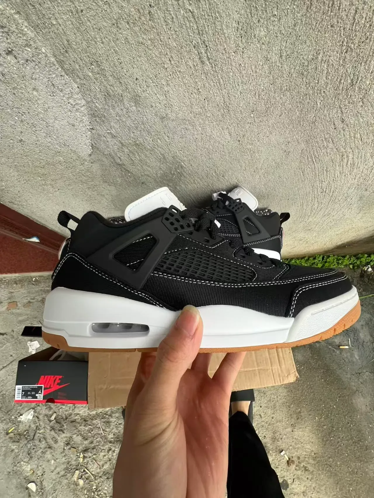 Nike Sneakers Noir Blanc Mesh Upper Suela en Caoutchouc Gum Outsole 7