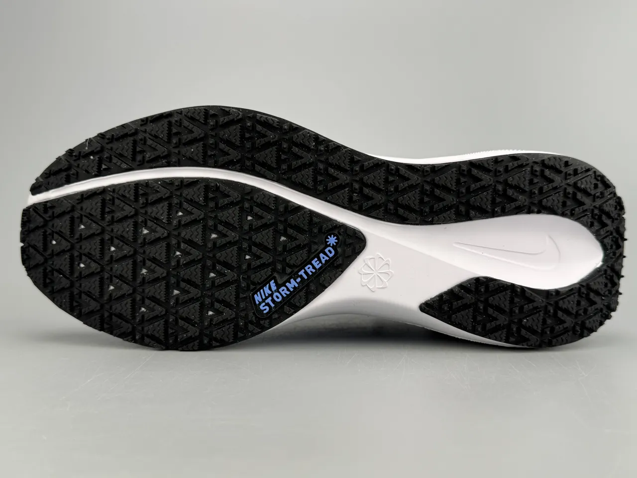 Nike Blue Gold Mesh And Synthetic Overlay Upper GORE-TEX Waterproof Lining Running Shoes 8