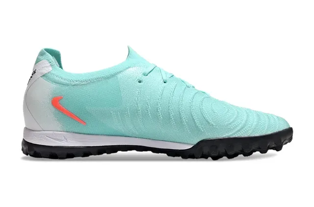 Chuteiras Nike azul e laranja com upper de knit e sola turf 7