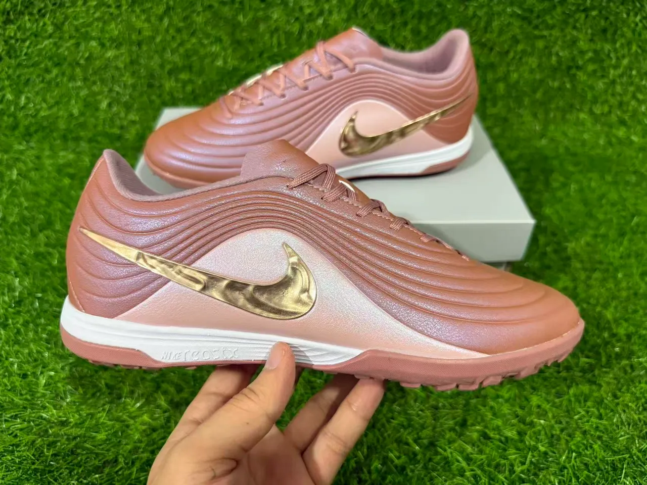 Nike Marrón Dorado Bajo Corte Superior Sintético Recubrimientos Texturizados con Olas Césped Artificial Zapatos de Fútbol 9
