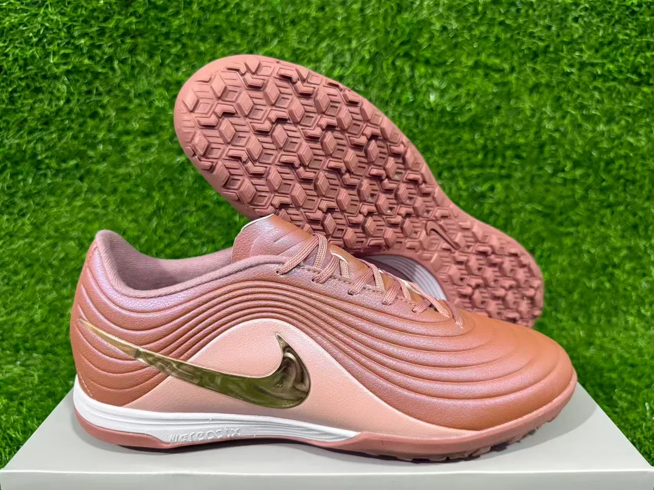 Nike Marrón Dorado Bajo Corte Superior Sintético Recubrimientos Texturizados con Olas Césped Artificial Zapatos de Fútbol 11