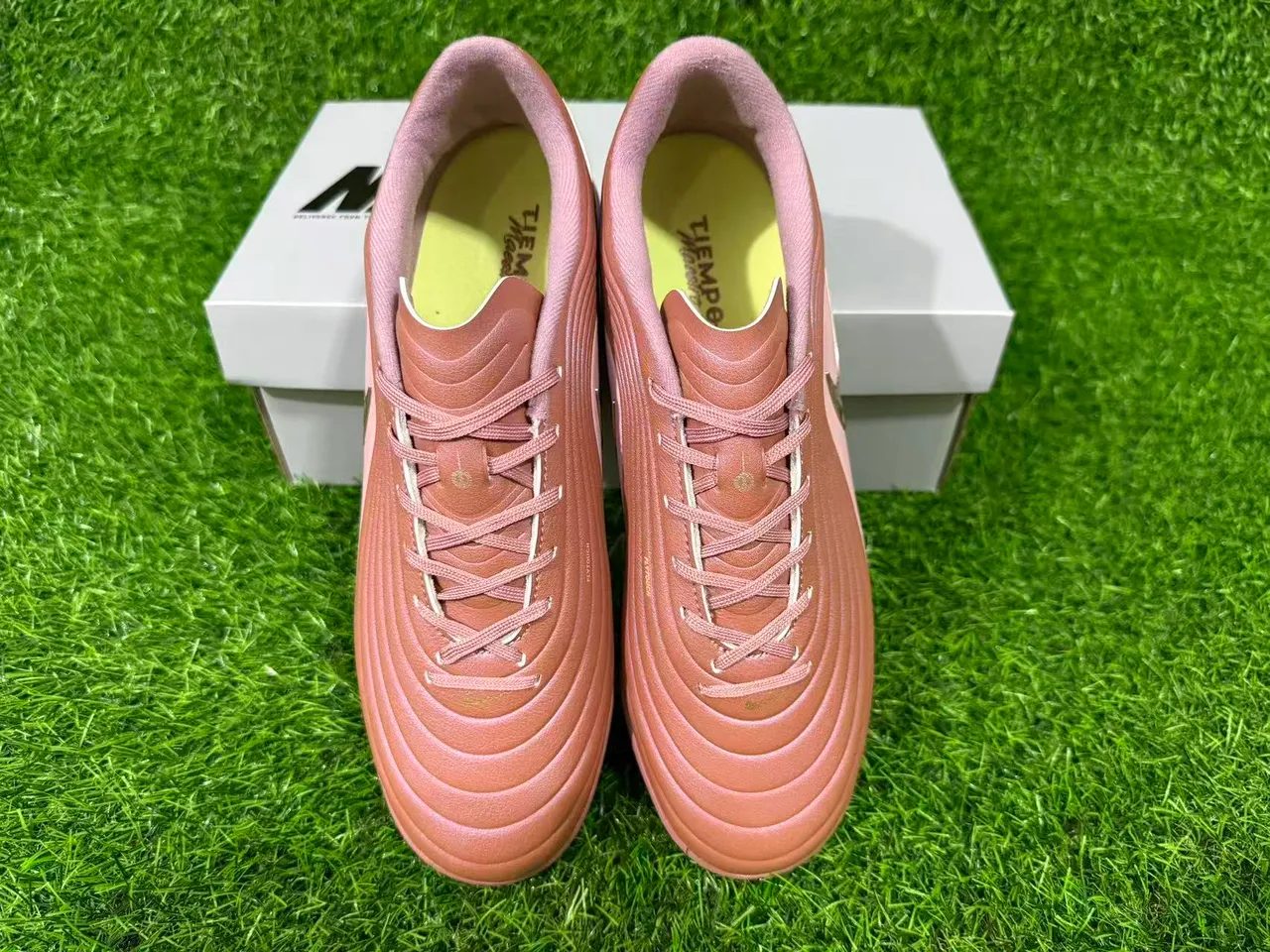 Nike Marrón Dorado Bajo Corte Superior Sintético Recubrimientos Texturizados con Olas Césped Artificial Zapatos de Fútbol 14
