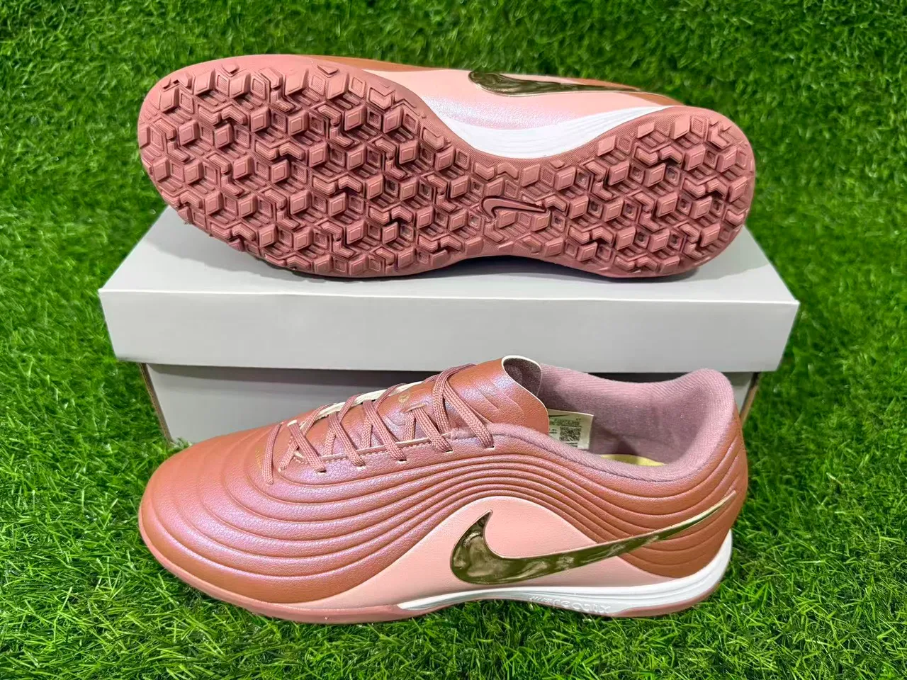 Nike Marrón Dorado Bajo Corte Superior Sintético Recubrimientos Texturizados con Olas Césped Artificial Zapatos de Fútbol 15