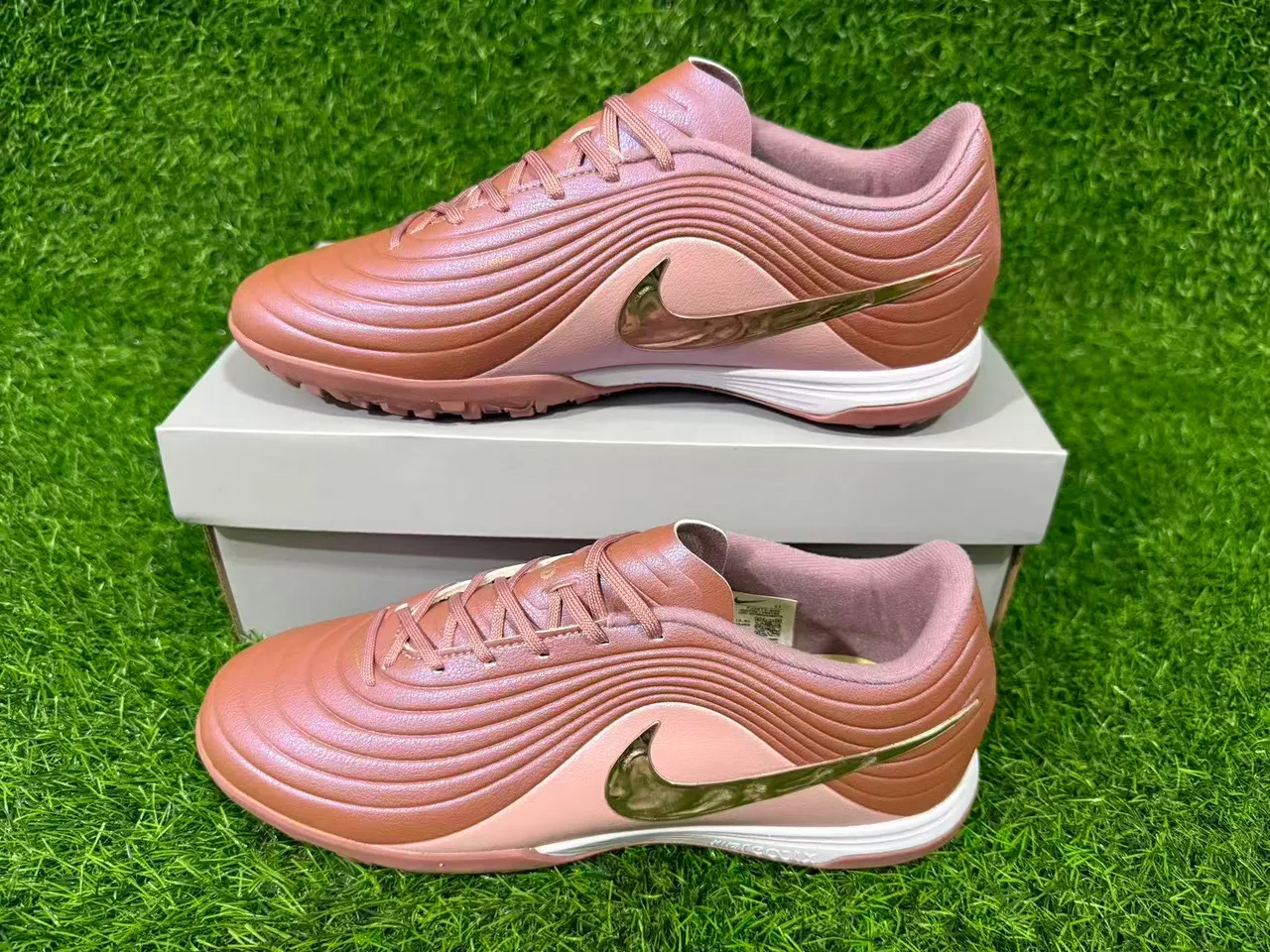 Nike Marrón Dorado Bajo Corte Superior Sintético Recubrimientos Texturizados con Olas Césped Artificial Zapatos de Fútbol 16