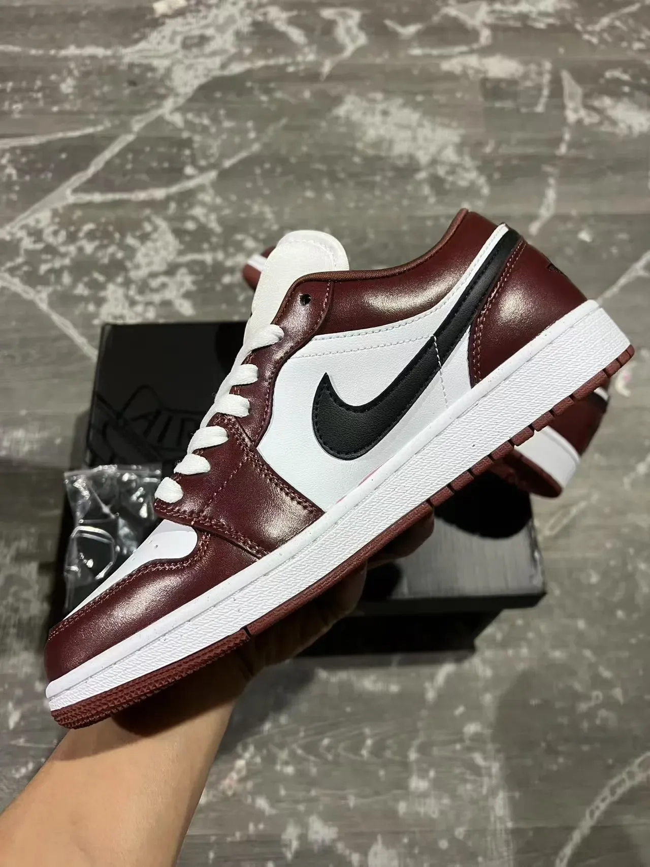 Nike Sneakers Lifestyle Bourgogne Noir Low-Top Cuir Panneau 5