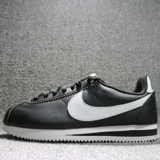 Nike Cortez Chaussures Lifestyle Noir et Blanc