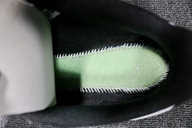 Nike Cortez Chaussures Lifestyle Noir et Blanc 3