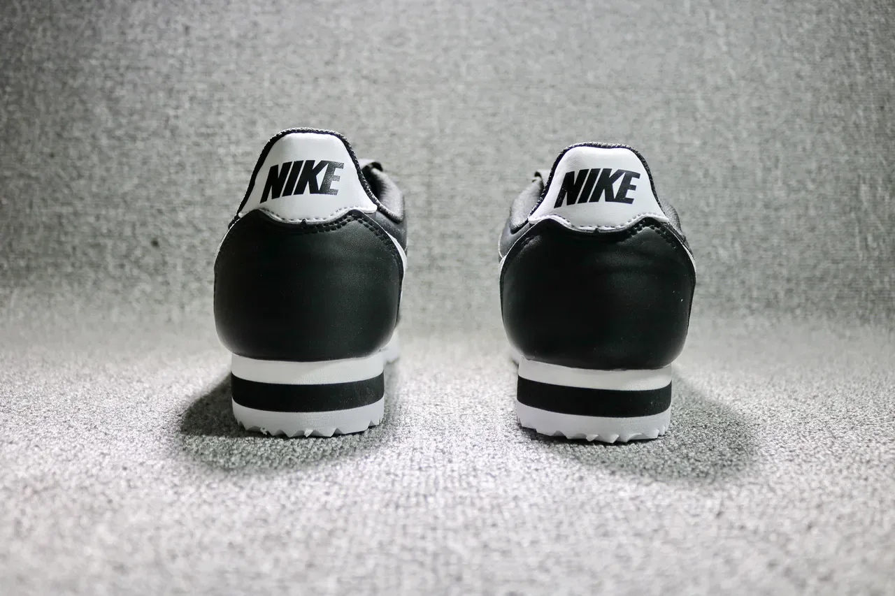 Nike Cortez Chaussures Lifestyle Noir et Blanc 7