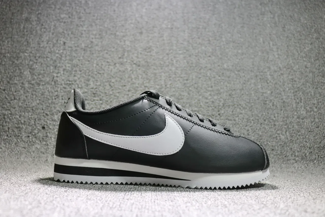Nike Cortez Chaussures Lifestyle Noir et Blanc 12