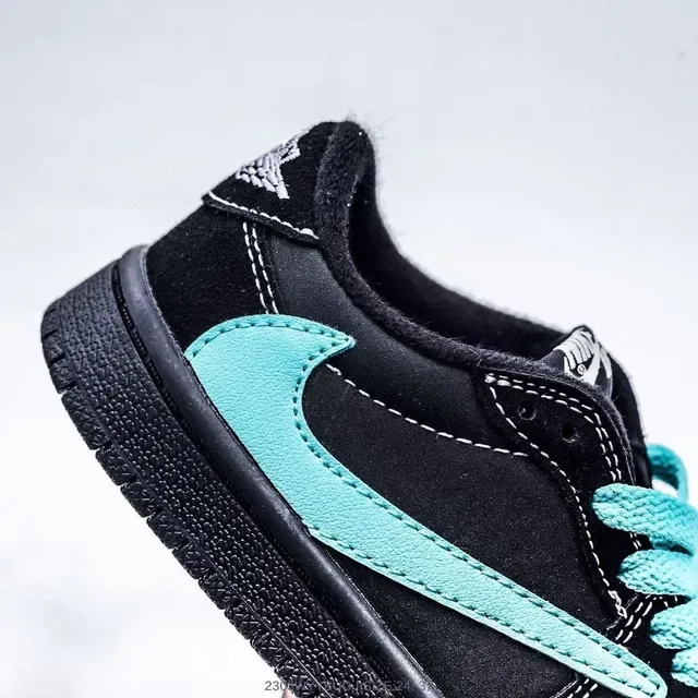 Nike Dunk Low Black Turquoise Lifestyle Sneakers 4