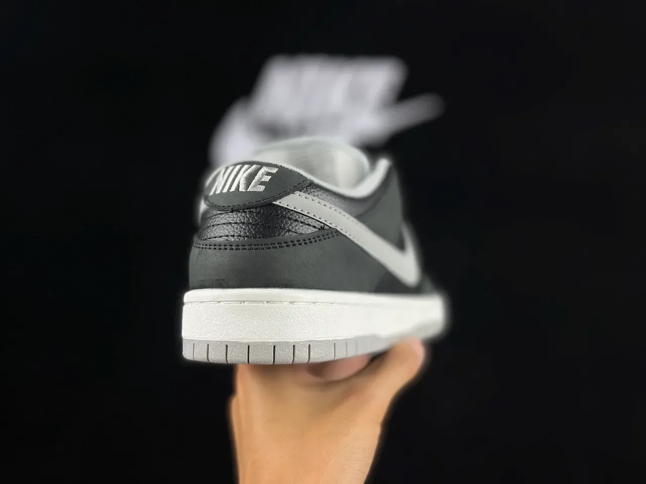 Nike Dunk Low gris et blanc lifestyle sneakers 5