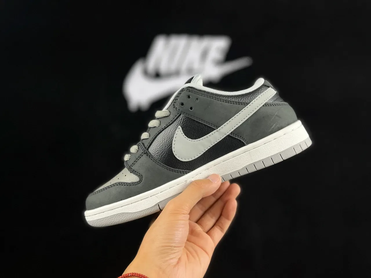Nike Dunk Low gris et blanc lifestyle sneakers 7