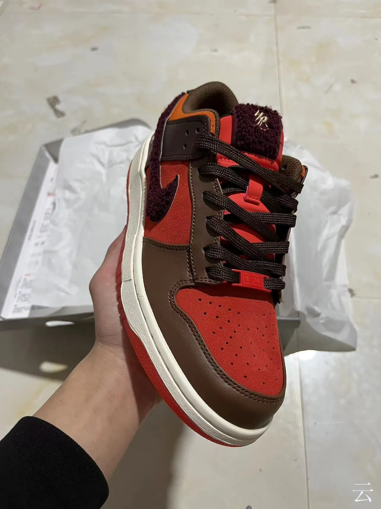 Nike Dunk Low खरगोश का वर्ष लाल भूरा स्केटबोर्ड जूते 2