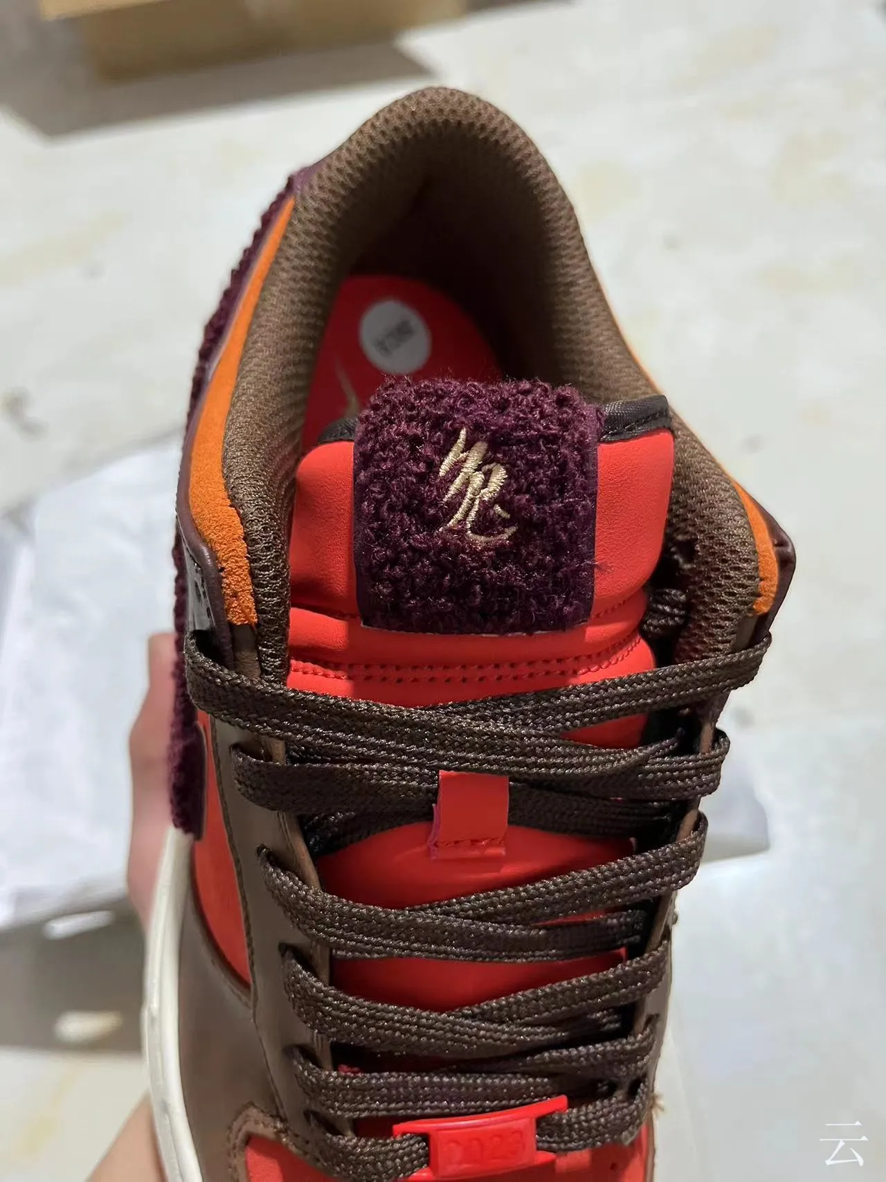 Nike Dunk Low खरगोश का वर्ष लाल भूरा स्केटबोर्ड जूते 3