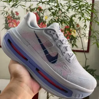 耐克灰蓝工程网眼鞋面，双可见Air Zoom单元生活方式运动鞋