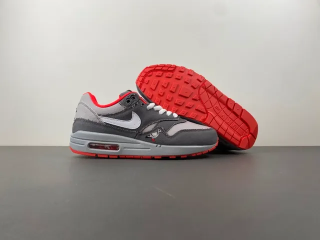 Nike Gray Red Low-Top Textile Upper Lifestyle Sneakers 12