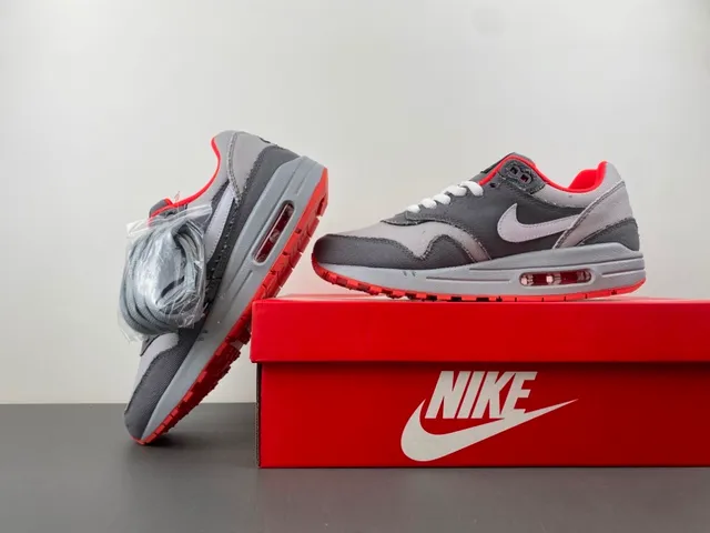 Nike Gray Red Low-Top Textile Upper Lifestyle Sneakers 14