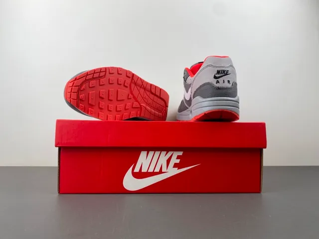 Nike Gray Red Low-Top Textile Upper Lifestyle Sneakers 16
