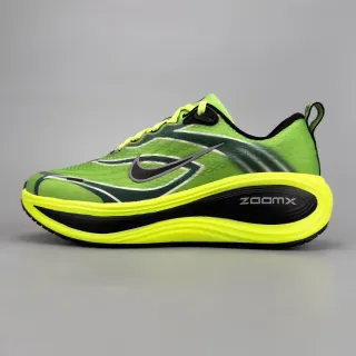 Nike हरा पीला इंजीनियर्ड मेश अपर वेव-पैटर्न्ड ओवरले रनिंग शू