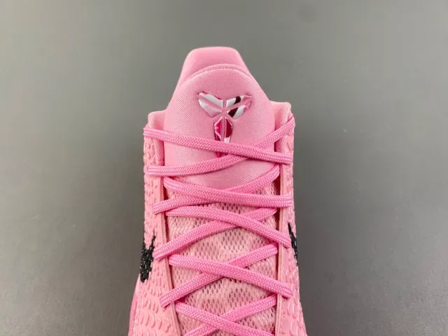Nike Kobe Rose Noir Tige Texturée Pébbled Superposition Swoosh Chaussures de Basketball 6